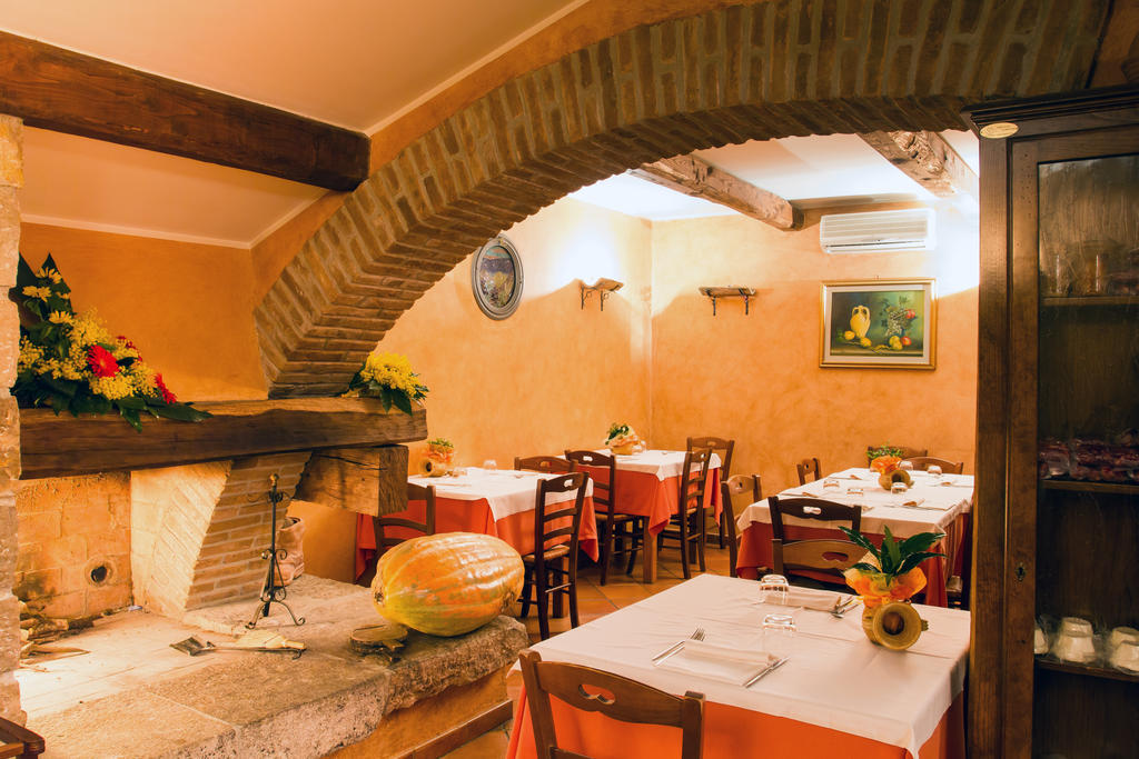 La Locanda Del Ruspante Castro dei Volsci Exterior foto